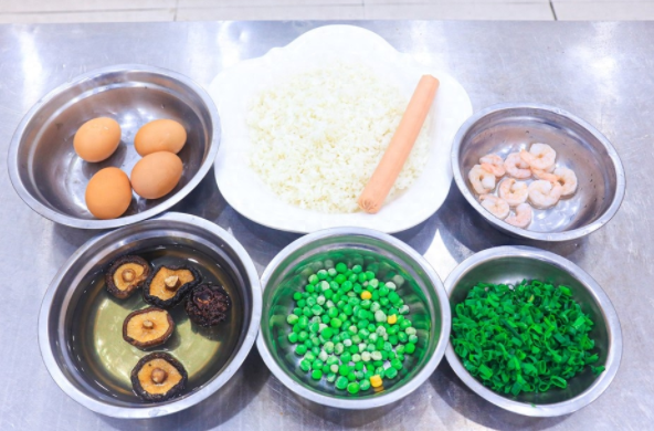 蛋炒饭是先炒蛋还是先炒饭?看看这个做法(图6) image.png