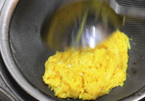 蛋炒饭是先炒蛋还是先炒饭?看看这个做法(图10) image.png